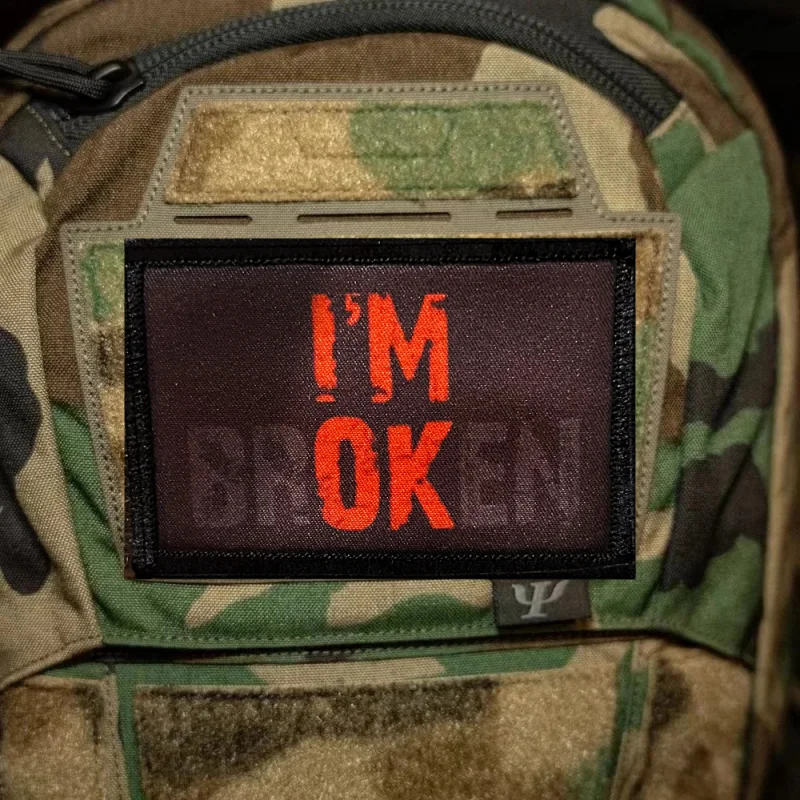 Parche frontal mostrando el diseño bordado