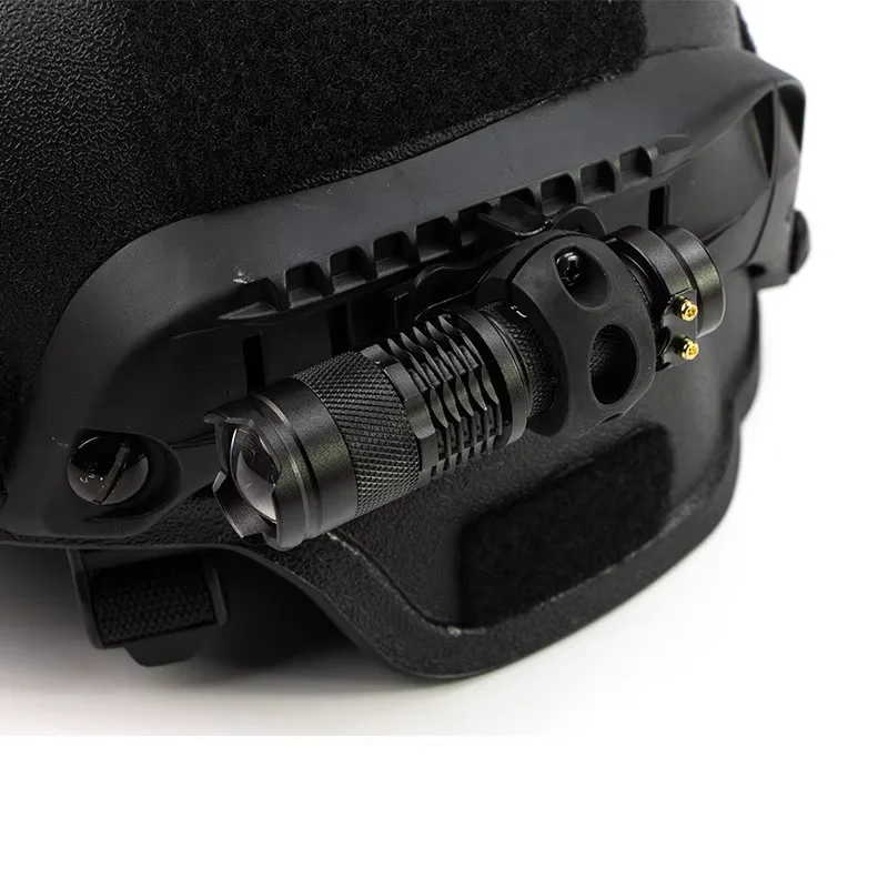 Soporte linterna táctica casco riel rápido adaptador universal - imagen 5