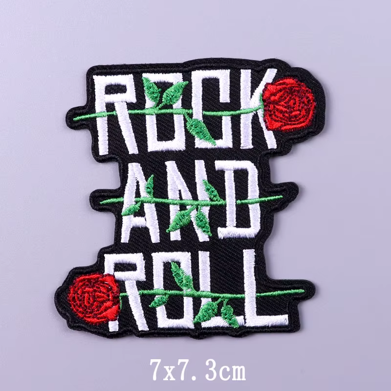 Parche bordado calavera punk para planchar en ropa - imagen 2
