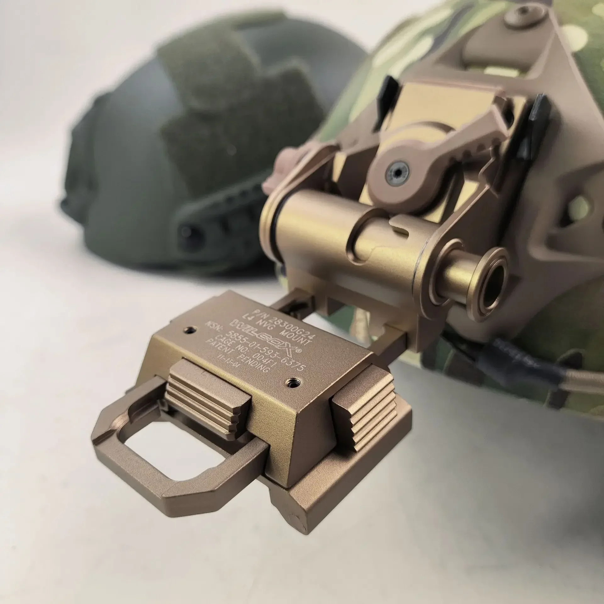 Ajuste ergonómico del soporte NVG
