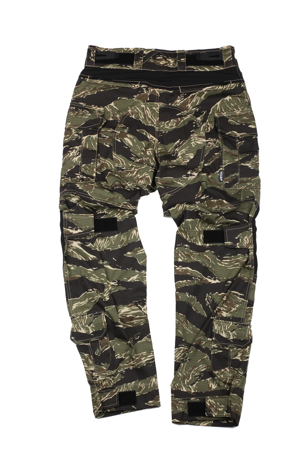 Paneles elásticos en la cintura del pantalón