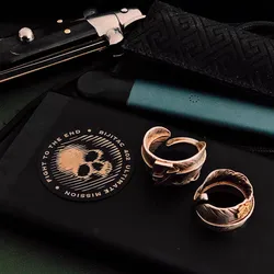Parche táctico esqueleto metálico magnético para brazalete y mochilas
