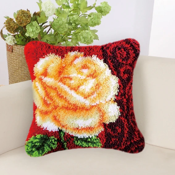 Detalle del bordado y relieve 3D