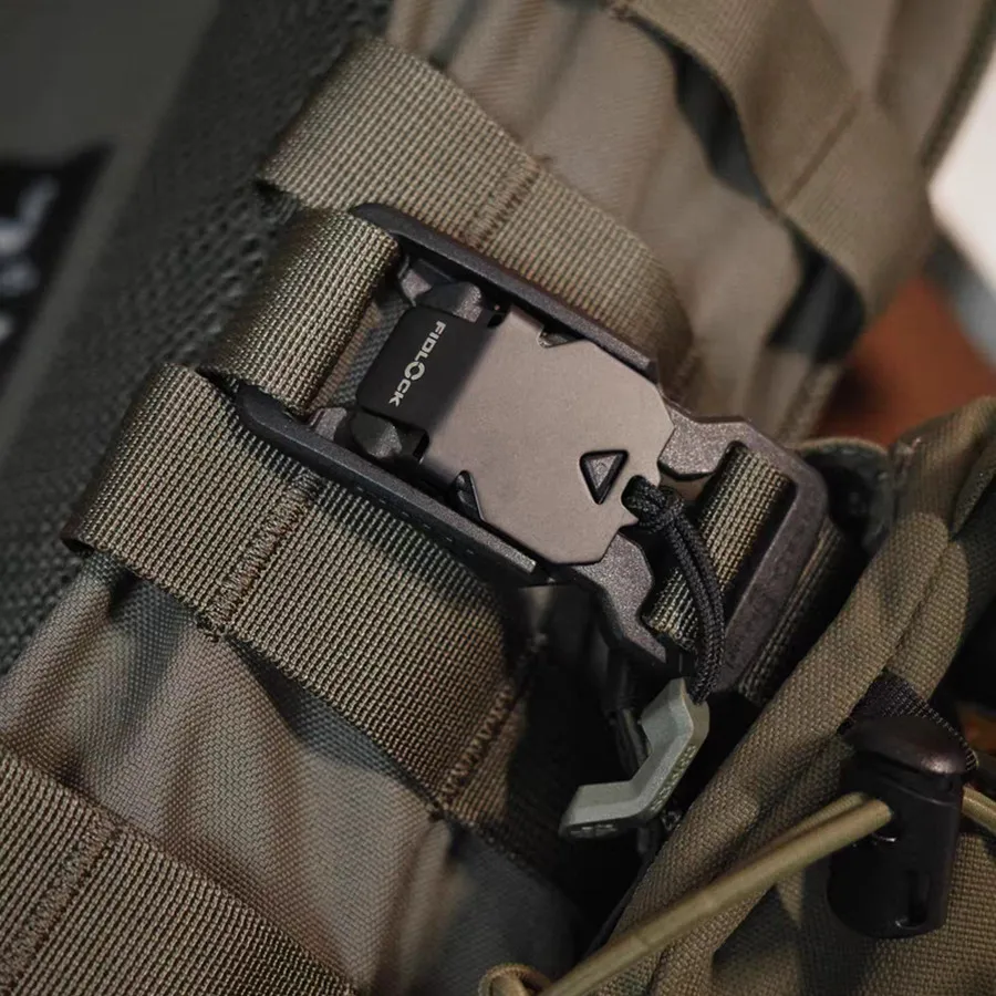 Hebilla táctica MOLLE V liberación rápida luminosa 38 mm para mochila - imagen 2