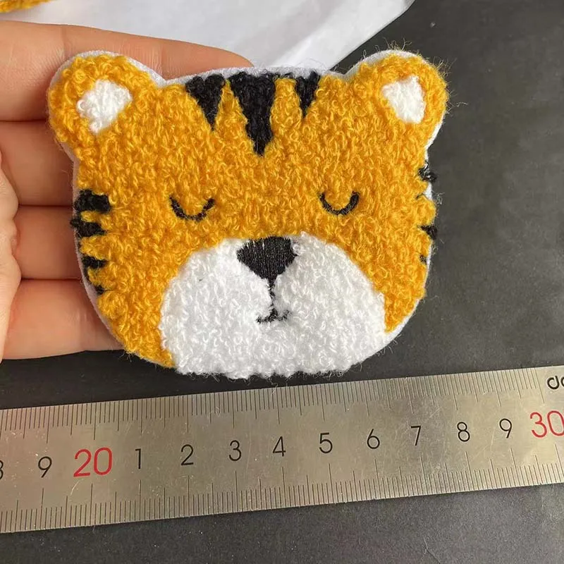 Detalle de parche con motivo tipo tigre