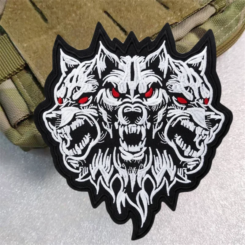 Parche bordado perro de tres cabezas – Insignia táctica termoadhesiva - imagen 4