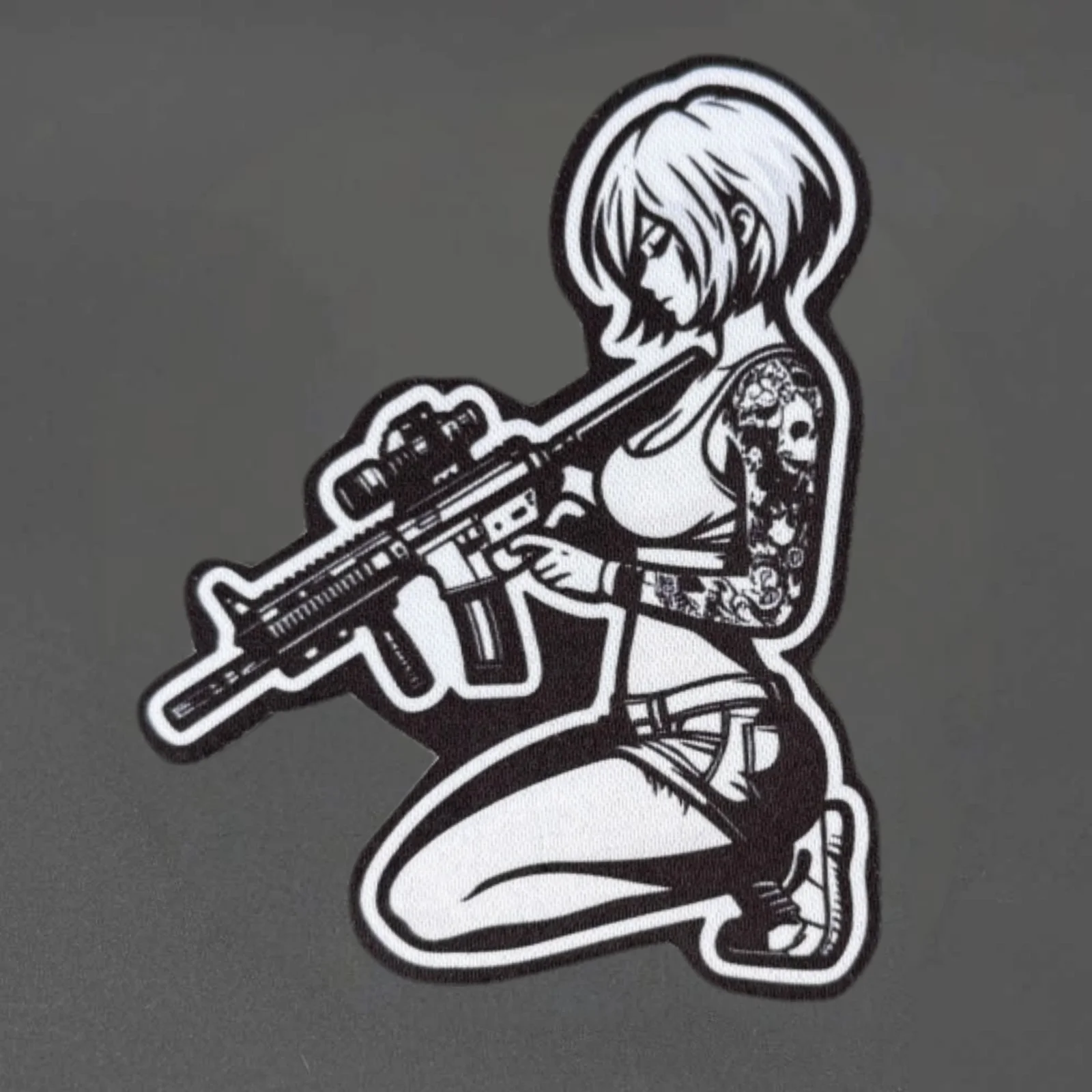Parche táctico de chica anime con velcro para mochila - imagen 3