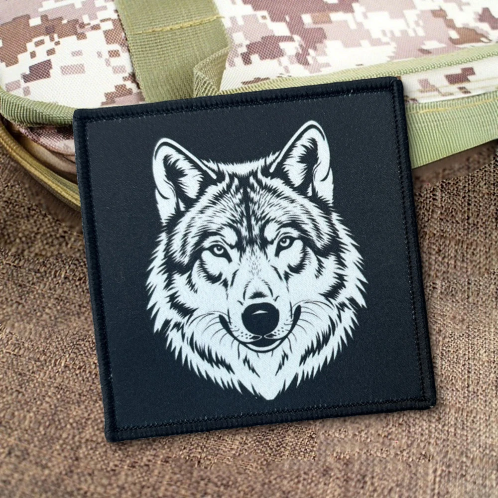 Parche táctico moral cabeza lobo – Gancho y bucle para mochila militar - imagen 3