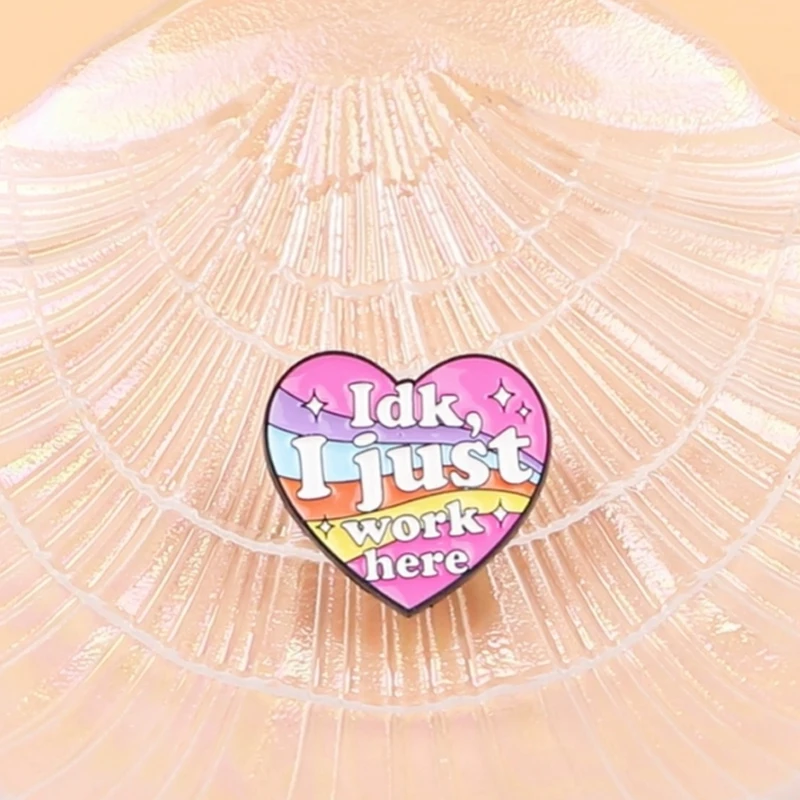 Pin de solapa esmalte corazón arcoíris – Broche humorístico - imagen 2