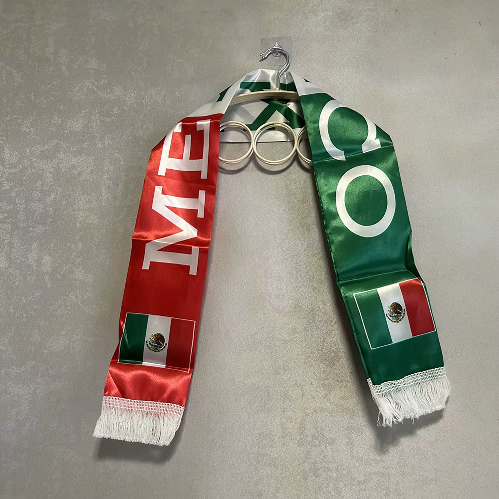 Bufanda outdoor México satén doble cara con borlas, fútbol y eventos - imagen 2