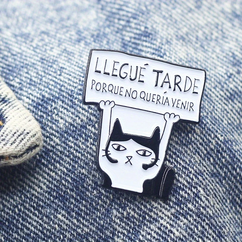 Broche táctico metálico de gato para chaqueta y mochila - imagen 5