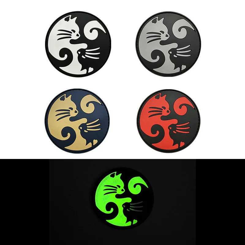 Parche táctico PVC gato yin yang con velcro para mochilas y chalecos - imagen 2