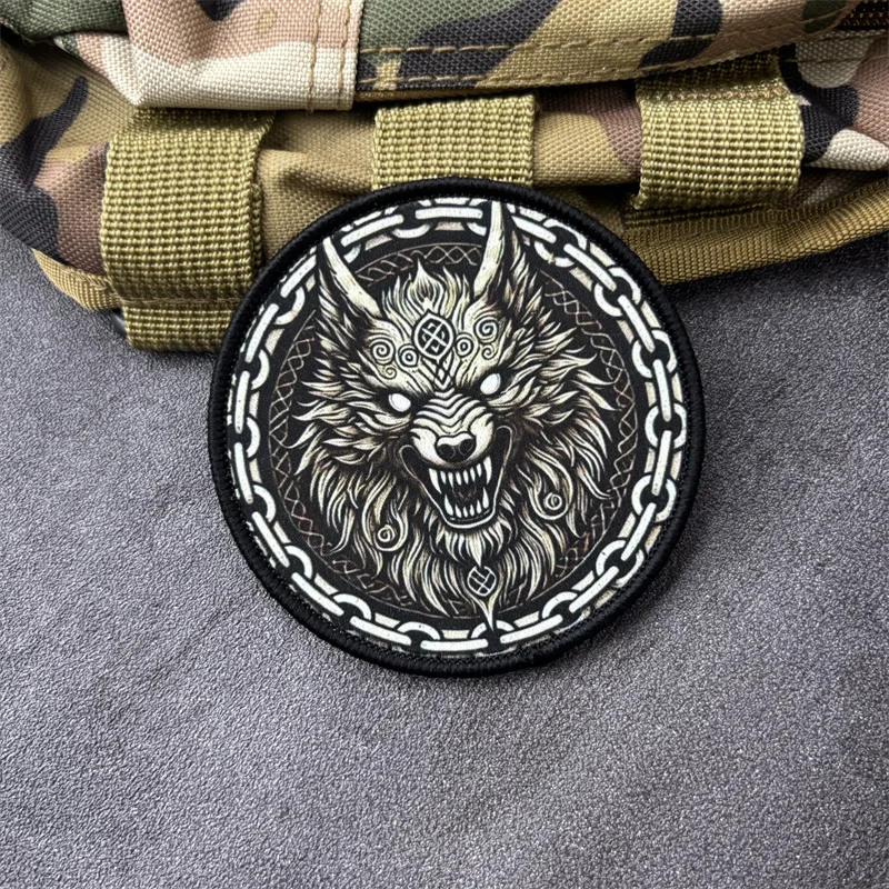Parche táctico lobo militar de moral con velcro para mochila - imagen 3