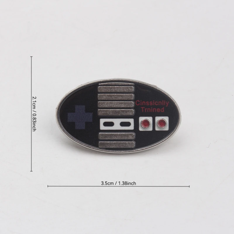 Pin táctico esmaltado vintage con controlador retro – broche mochila - imagen 2