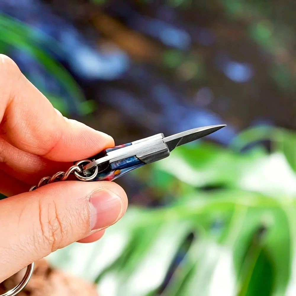 Llavero con cuchillo plegable acrílico latón y madera para camping - imagen 2
