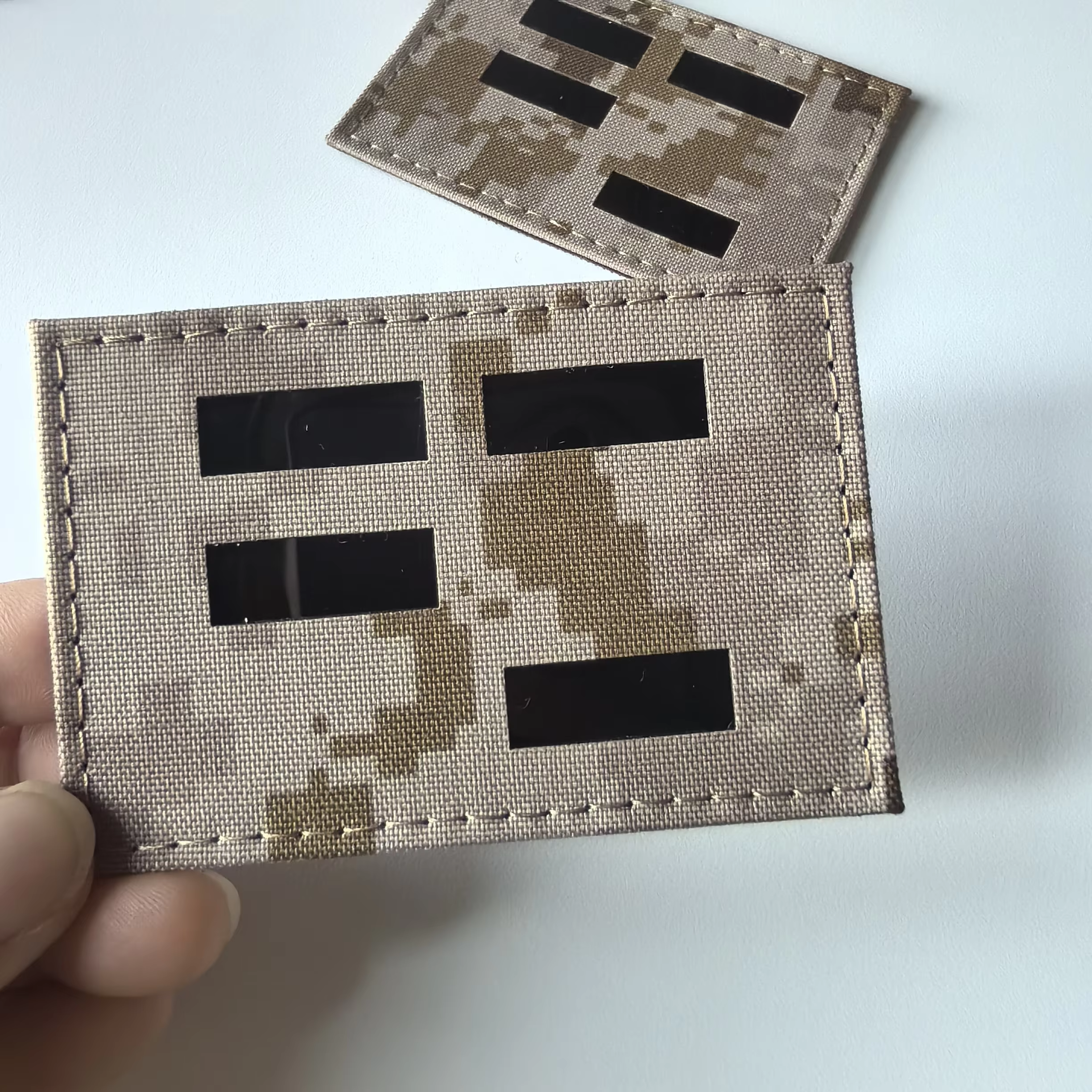Parche MOLLE cortado láser FERRO para mochila táctica - imagen 2