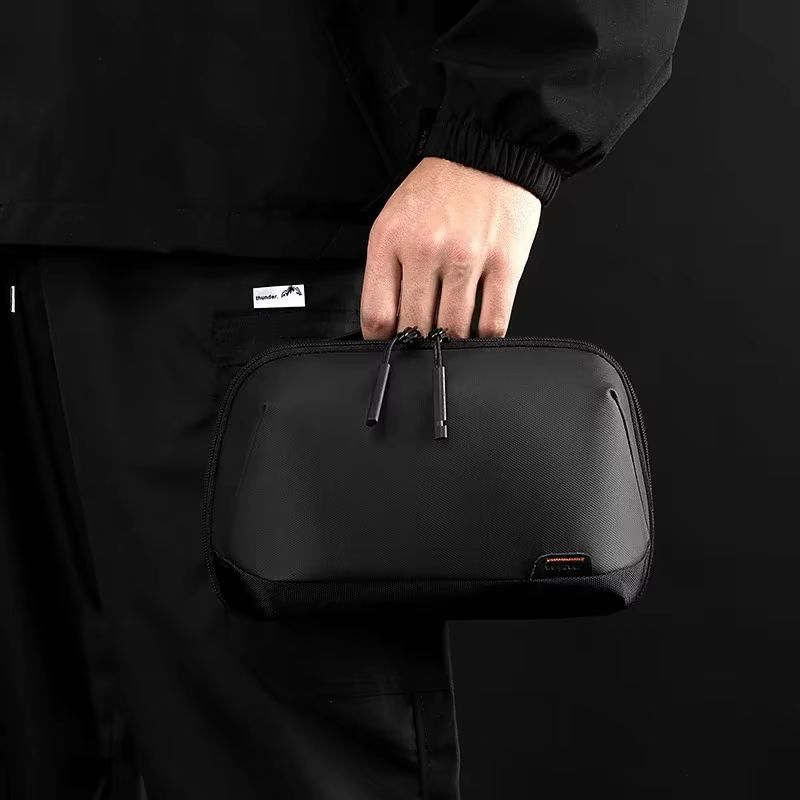 Organizador con compartimento flexible para accesorios