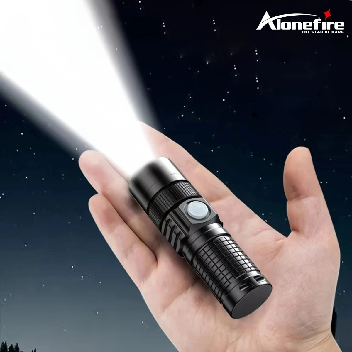 Linterna táctica LED recargable con zoom y enfoque ajustable