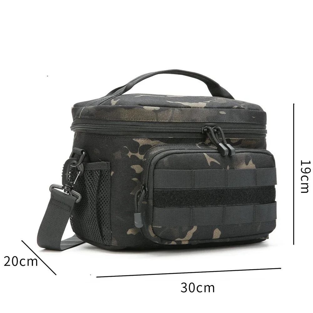 Bolsa térmica táctica CLUSGO en color negro con sistema MOLLE