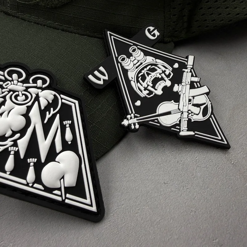 Parche táctico PVC calavera esqueleto con velcro para chaqueta - imagen 2