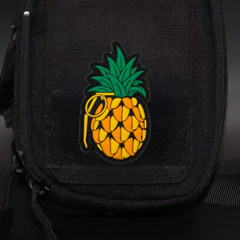 Parches tácticos de piña y granada – detalle