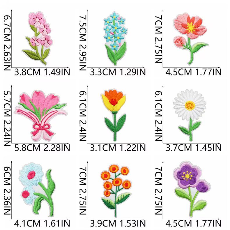 Composición decorativa con múltiples parches florales