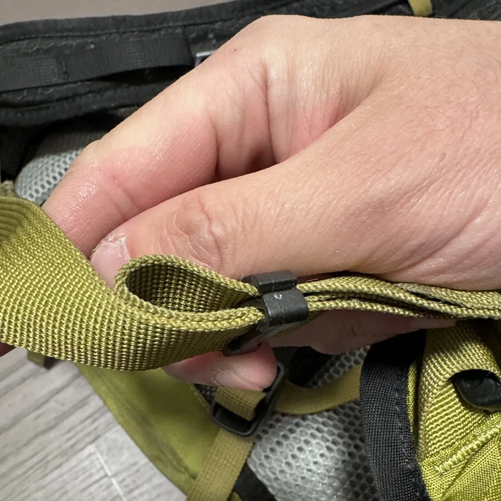 Hebilla táctica ajustable con clip plástico para correas mochila - imagen 5