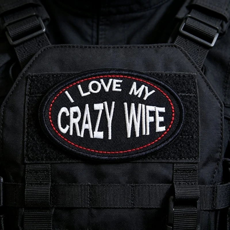 Parche moral bordado velcro 'I Love My Crazy Wife' para mochila y chaqueta - imagen 2