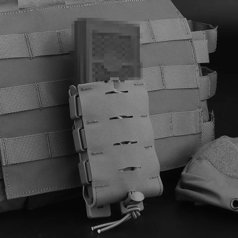 Bolsa táctica MOLLE porta cargadores para cinturón y linterna - imagen 4