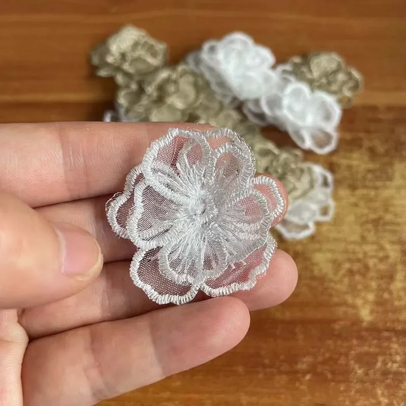 Parche táctico 3D bordado floral blanco y oro para MOLLE - imagen 5