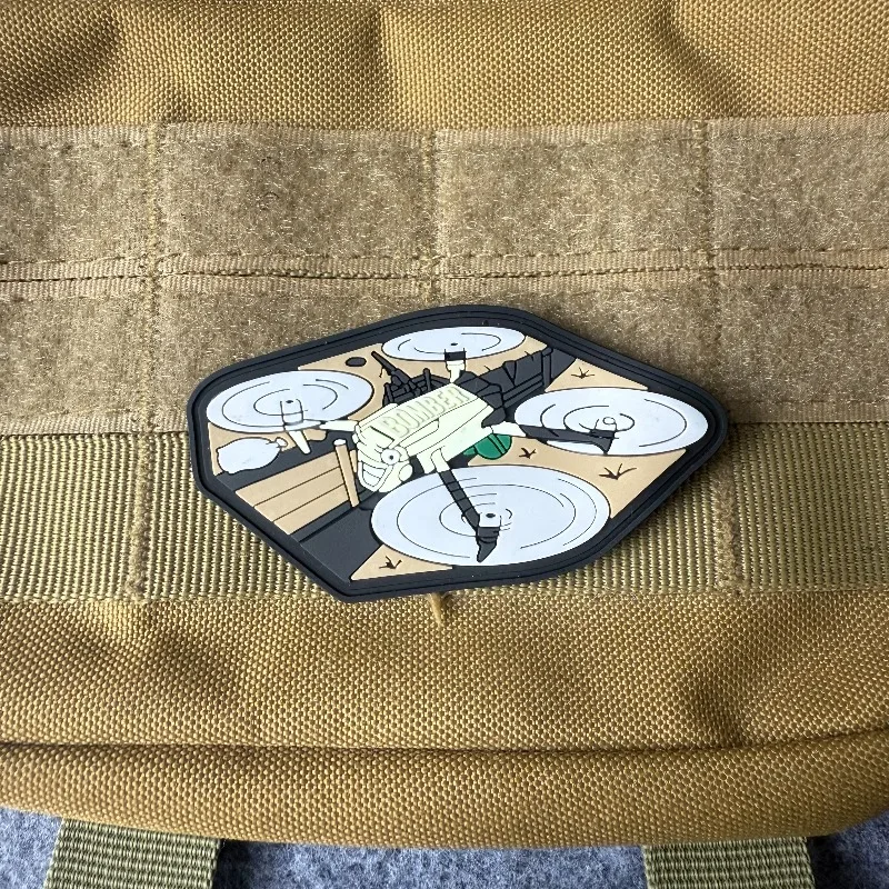 Parche táctico PVC y goma UAV militar con velcro para mochila - imagen 3