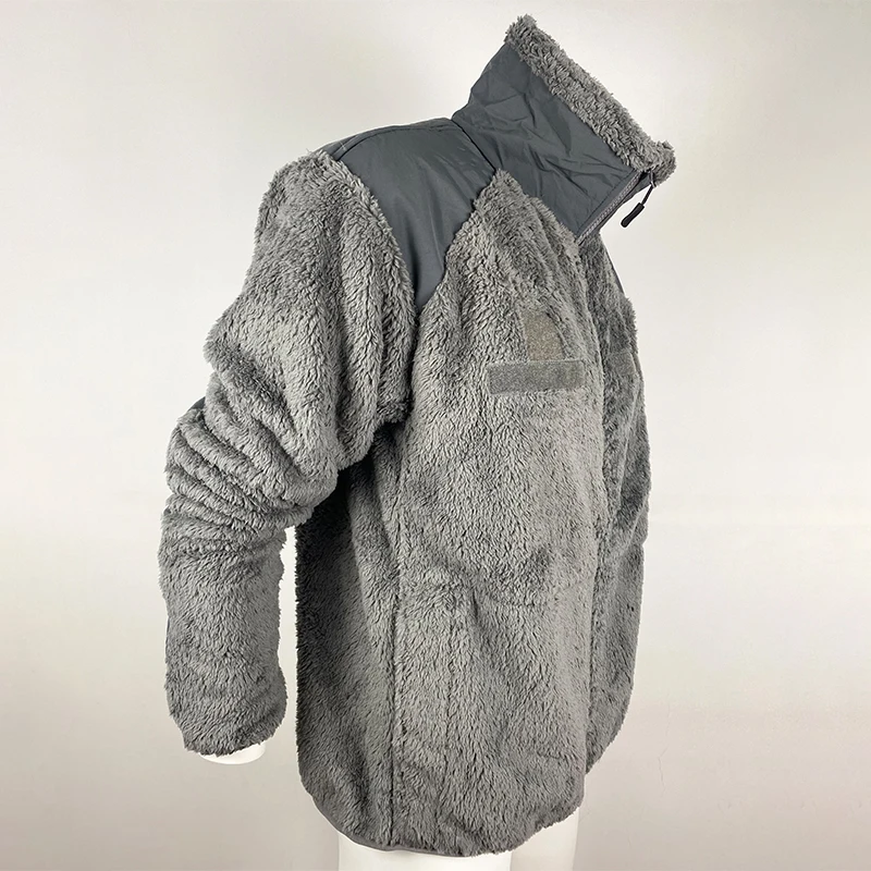 Detalle de la chaqueta de forro polar L3 rusa