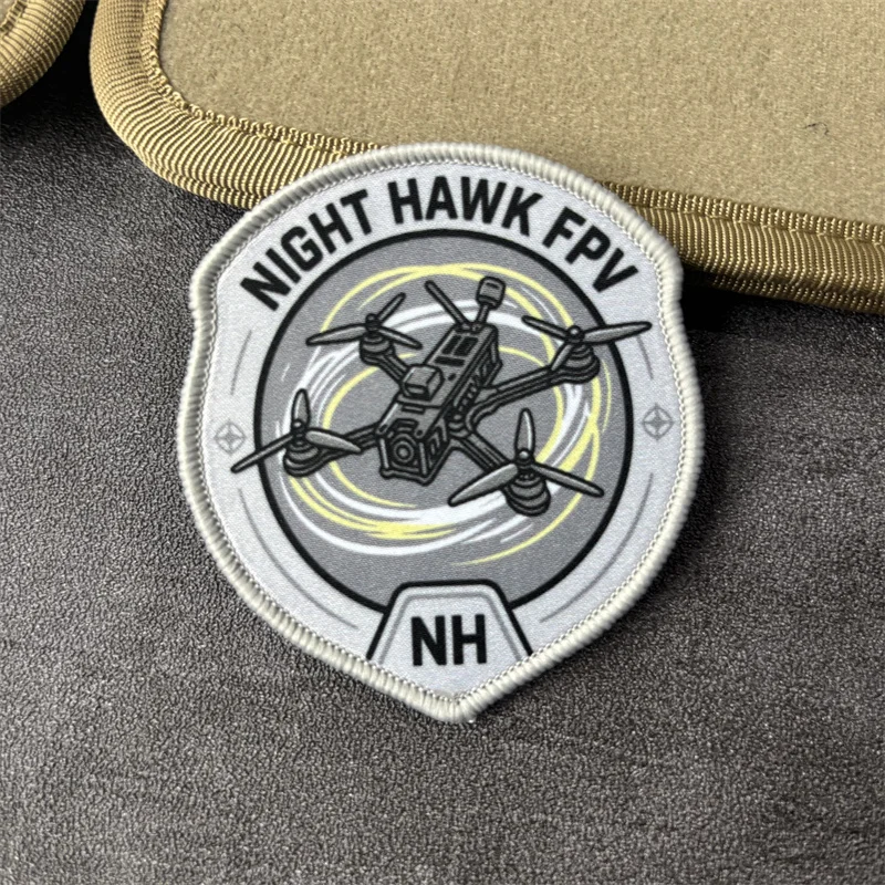 Parche táctico NIGHT HAWK FPV con velcro para mochila - imagen 5