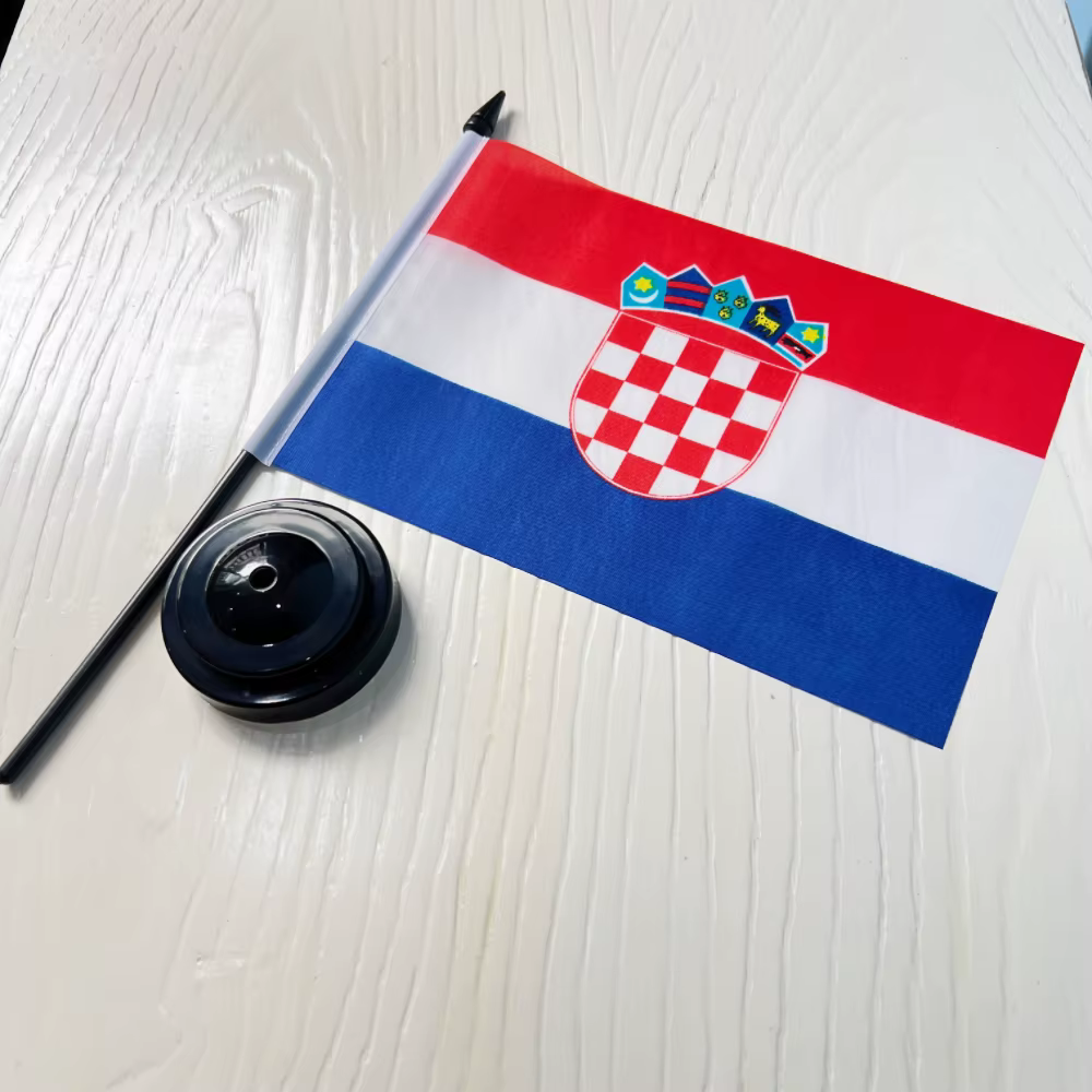 Bandera Croacia pequeña de escritorio – Oficina y decoración - imagen 5
