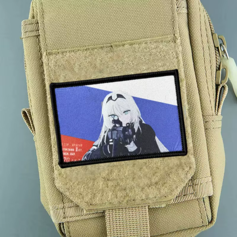 Parche táctico moral chica con pistola bordado – MOLLE y velcro - imagen 4