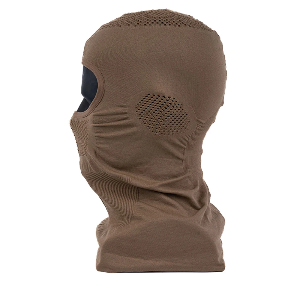 Balaclava táctica en uso de campo