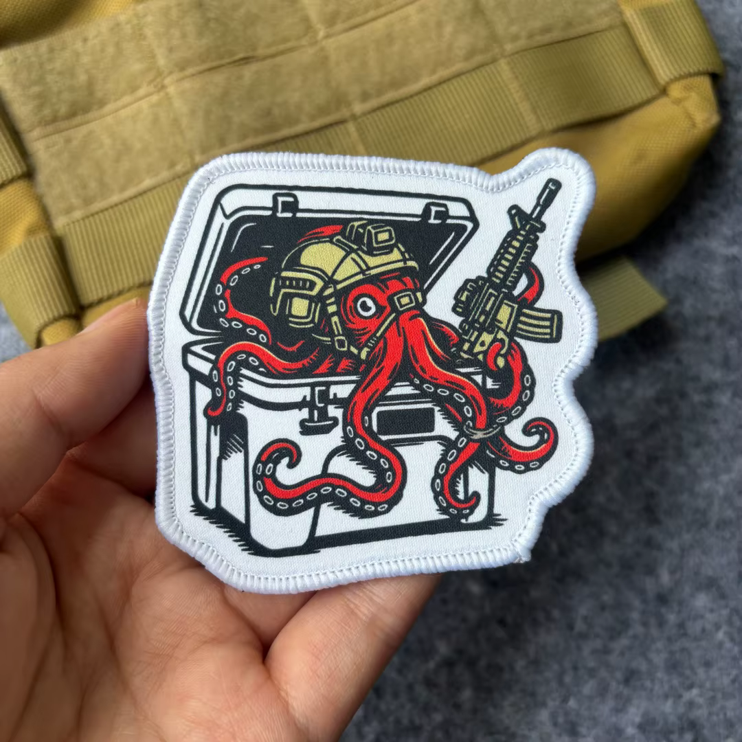 Parche táctico velcro gancho y bucle pulpo rojo para casco militar - imagen 3
