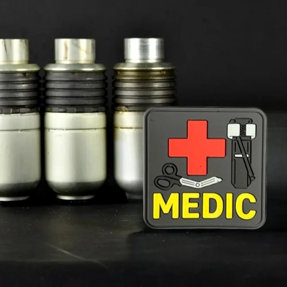 Parche Táctico Médico IFAK PVC – Cruz Torniquete con Velcro