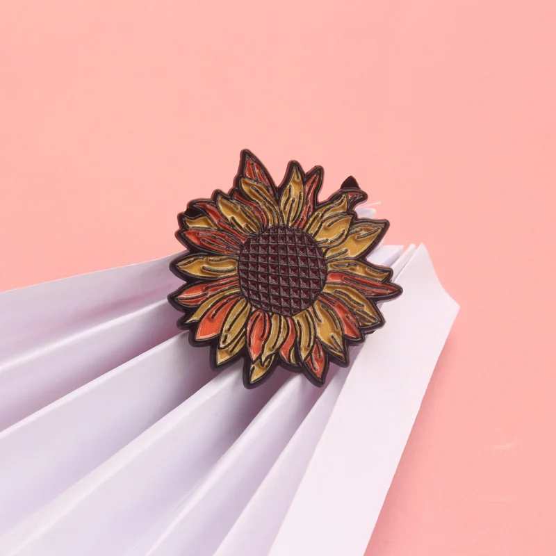 Pin esmaltado girasol vintage bohemio – insignia floral para chaqueta