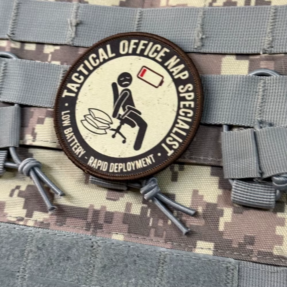 Parche táctico gancho y bucle insignia moral batería baja