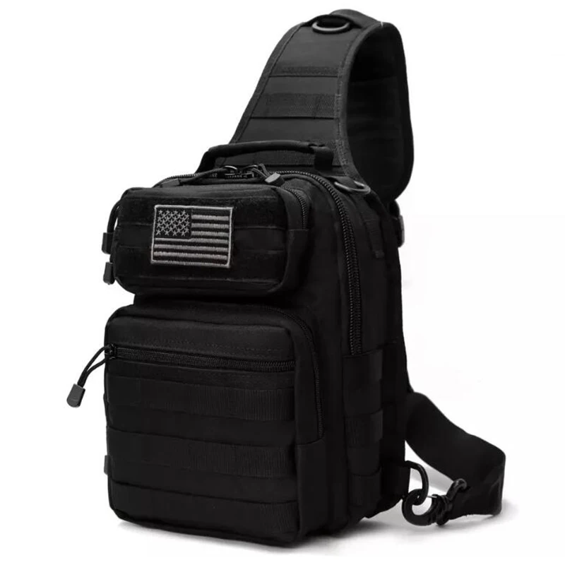 Bolso de hombro táctico en uso