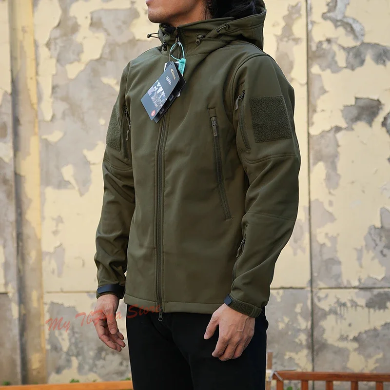 Chaqueta táctica softshell con forro polar, cortaviento y cálida