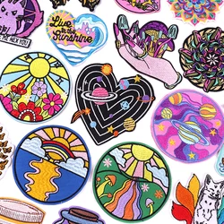 Parche termoadhesivo bordado planeta estilo dibujos animados