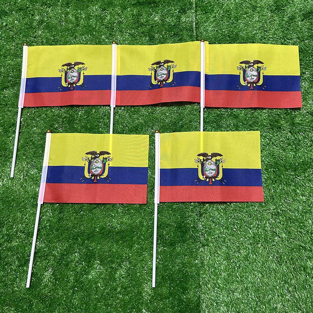 Bandera de mano de Ecuador 21x14 cm con poste plástico para deporte - imagen 4