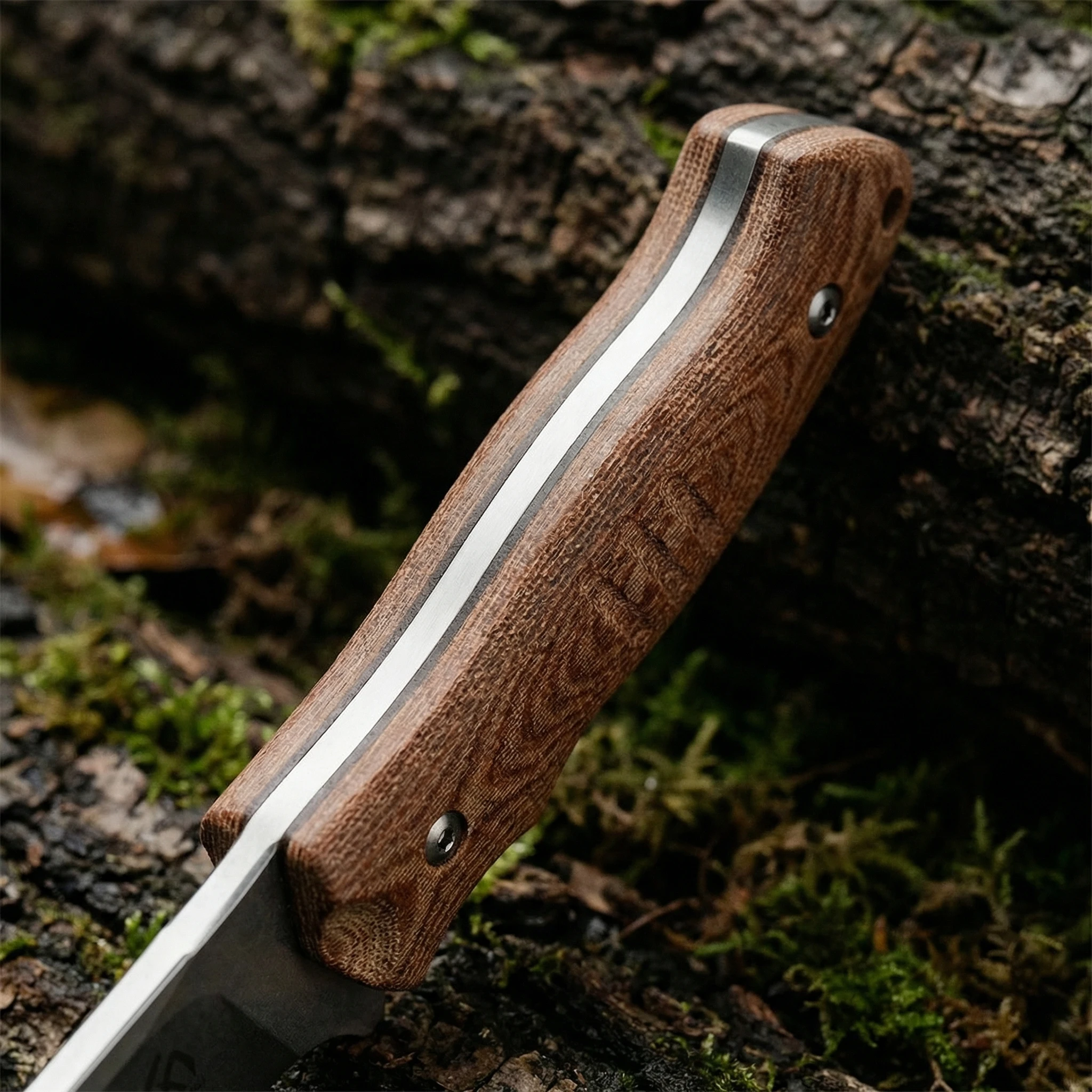 Detalle de la hoja de acero del cuchillo outdoor