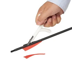 Herramienta para retirar plumillas de flechas y limpiar pegamento