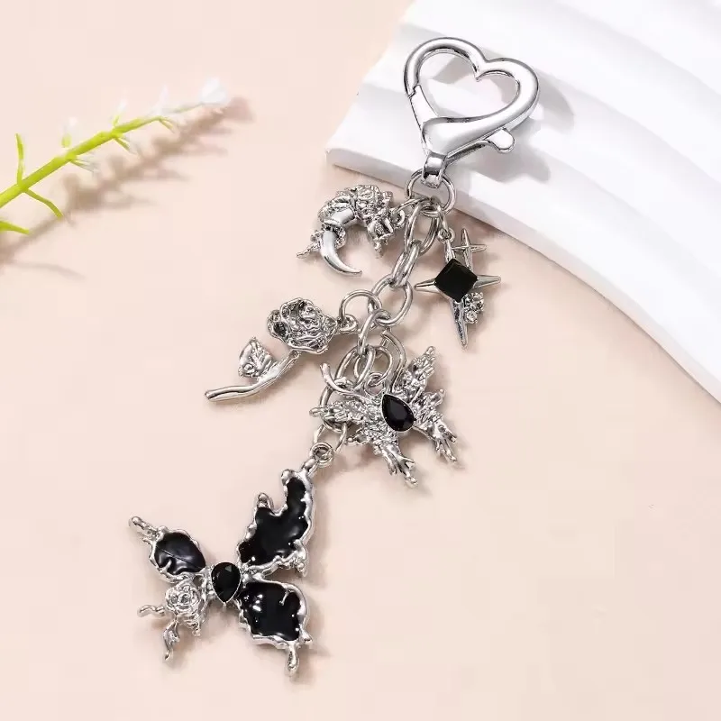 Llavero Y2K mariposa rosa luna – Colgante gótico metal plata para bolso