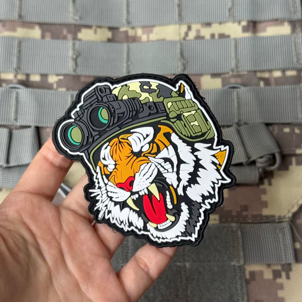 Parche táctico PVC tigre casco velcro para brazalete airsoft - imagen 3