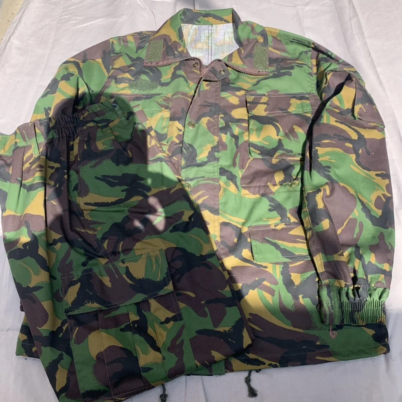 Traje camuflado para uso exterior