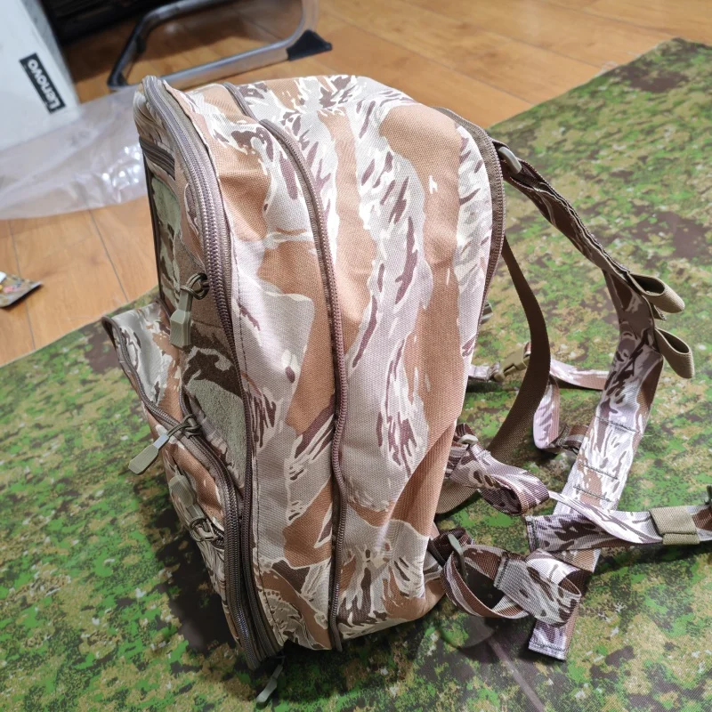 Mochila táctica extensible e impermeable de nailon - imagen 3